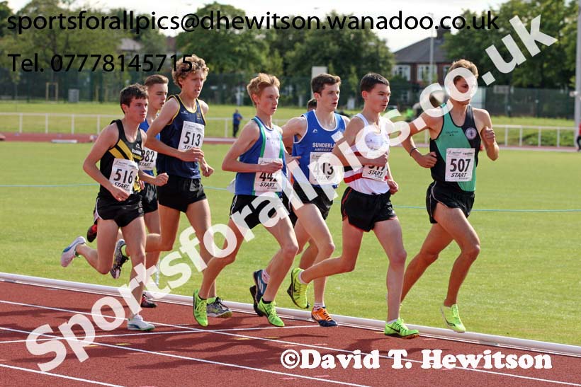 Under-20 mens 3000 metres. Photo: David T. Hewitson/Sports for All Pics